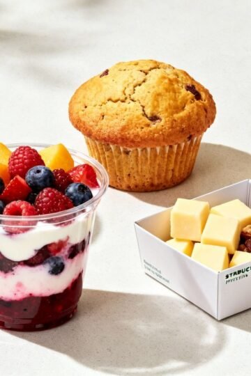 Starbucks healthy breakfast options arranged attractively.