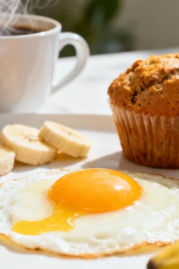 McDonald's healthy breakfast choices with fruits and coffee.