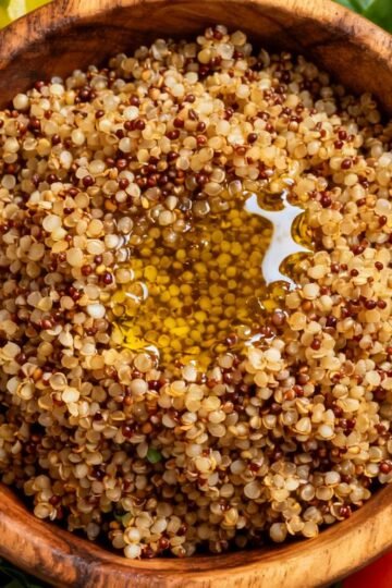 Kaniwa grains with fresh vegetables for a healthy salad.